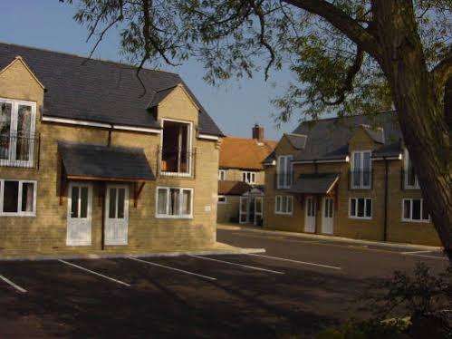 The Tally Ho Hotel - B&B Bicester Exteriér fotografie