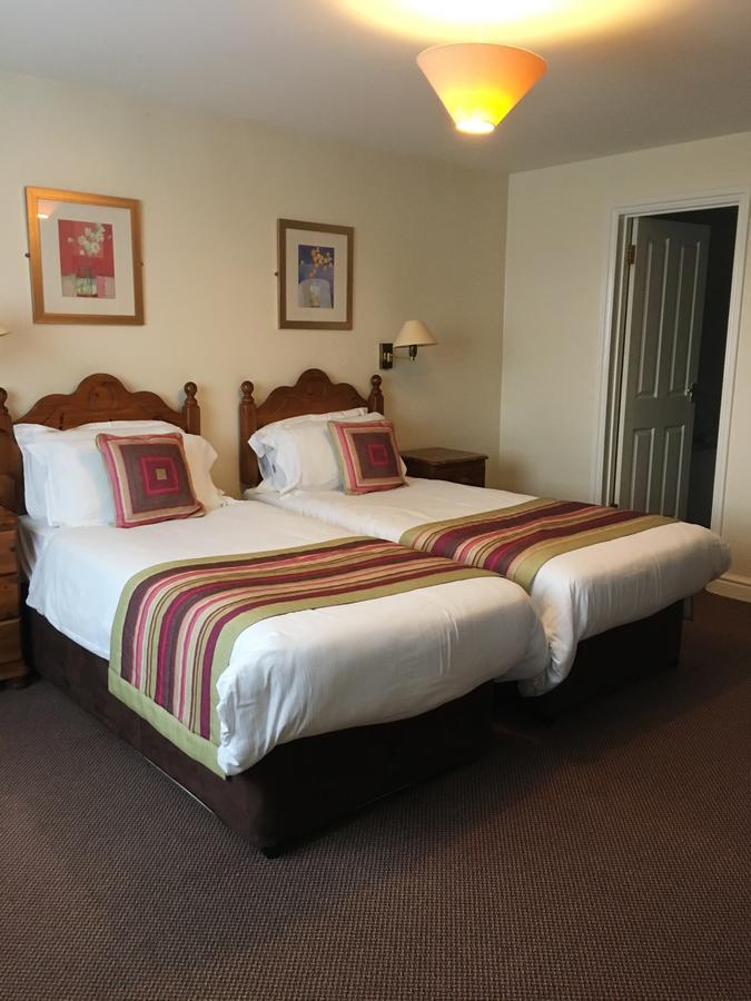 The Tally Ho Hotel - B&B Bicester Exteriér fotografie