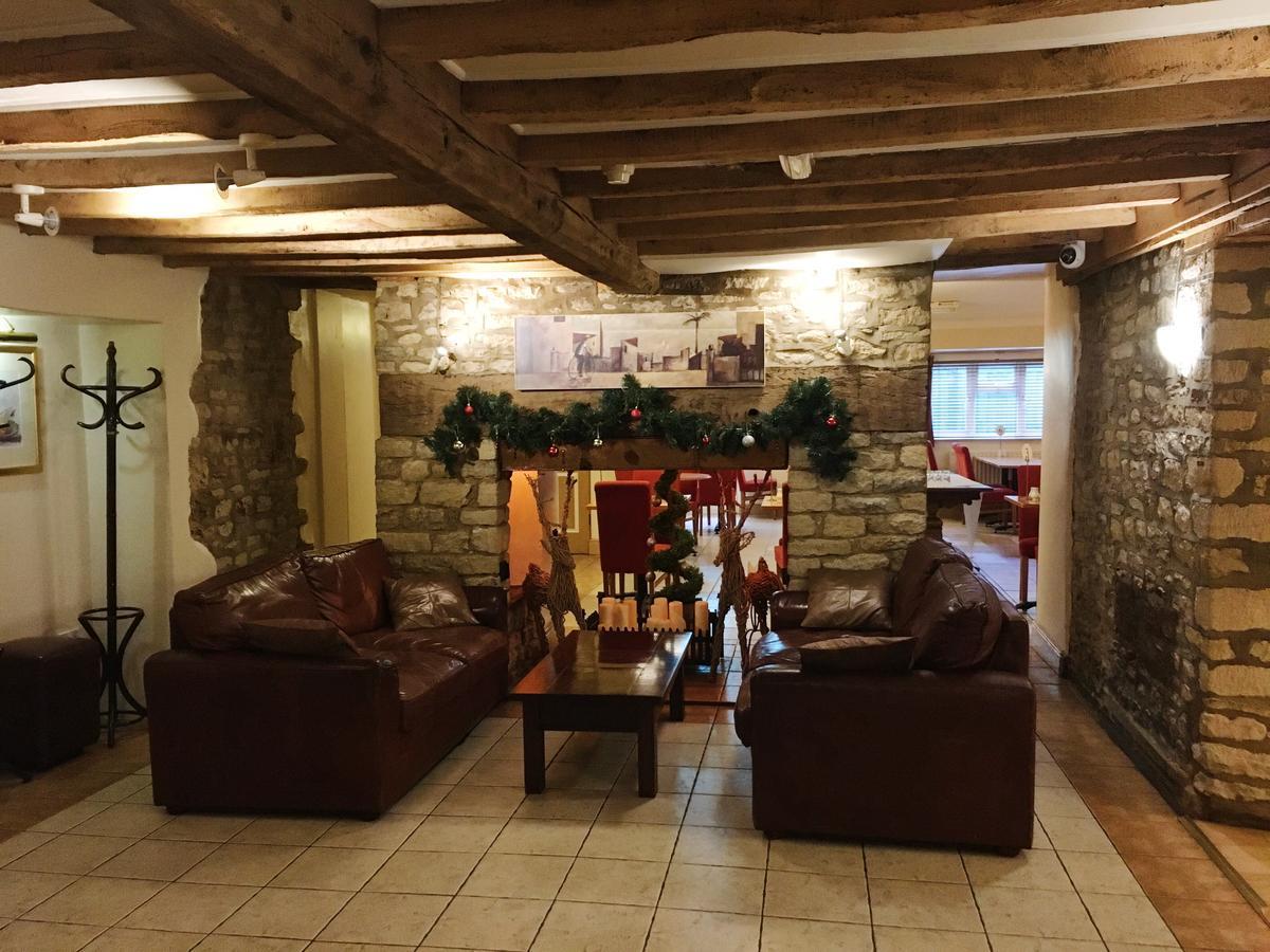 The Tally Ho Hotel - B&B Bicester Exteriér fotografie
