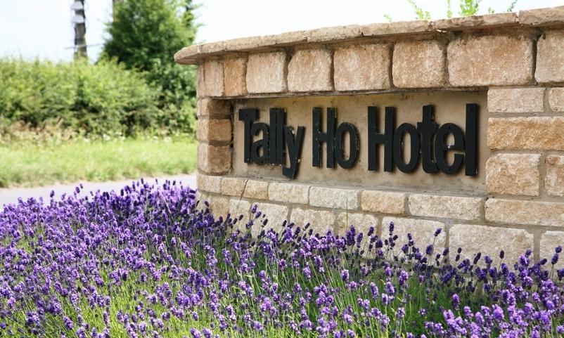 The Tally Ho Hotel - B&B Bicester Exteriér fotografie