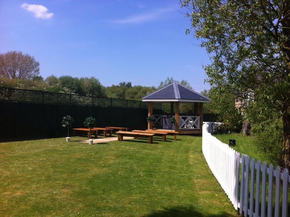 The Tally Ho Hotel - B&B Bicester Exteriér fotografie