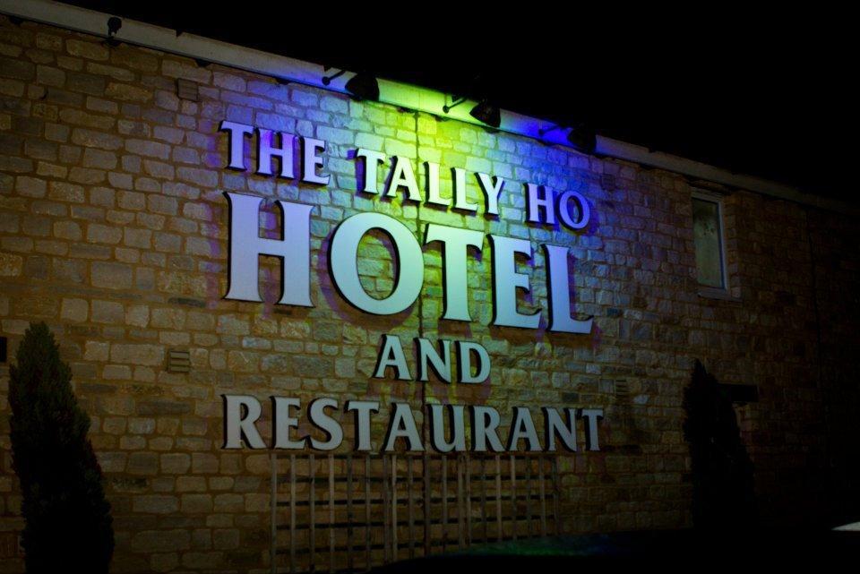 The Tally Ho Hotel - B&B Bicester Exteriér fotografie